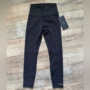 LULULEMON Wunder Train High Rise Tight 25” Legging Size 4